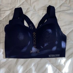 Victoria Sport angel max sports bra